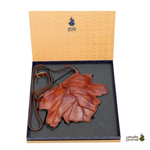 کیف برگ چرم گاوی تمام دست دوز